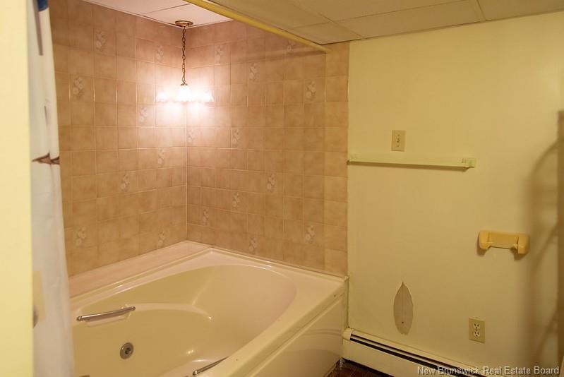 72 Hartt St, Fredericton, NB
