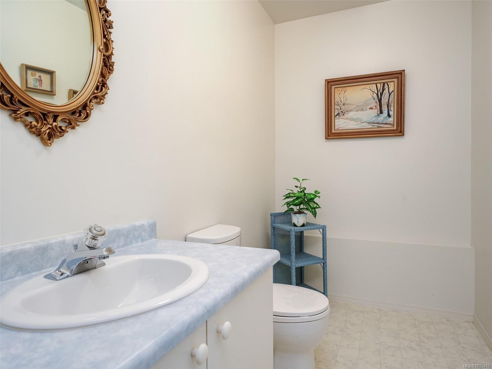 1537 Eric Rd, Saanich, BC