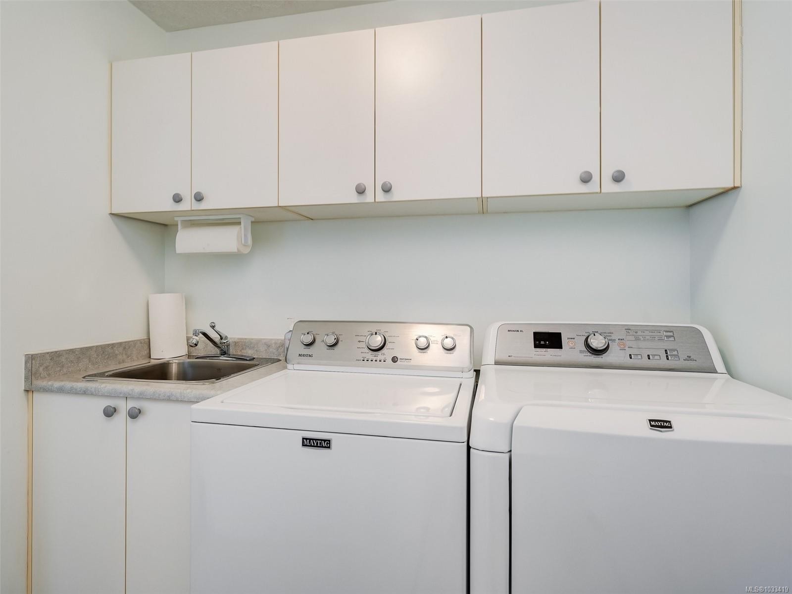1537 Eric Rd, Saanich, BC