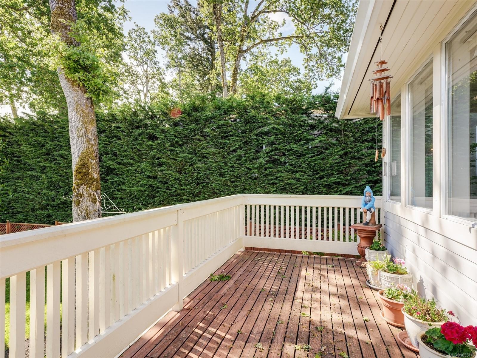 1537 Eric Rd, Saanich, BC