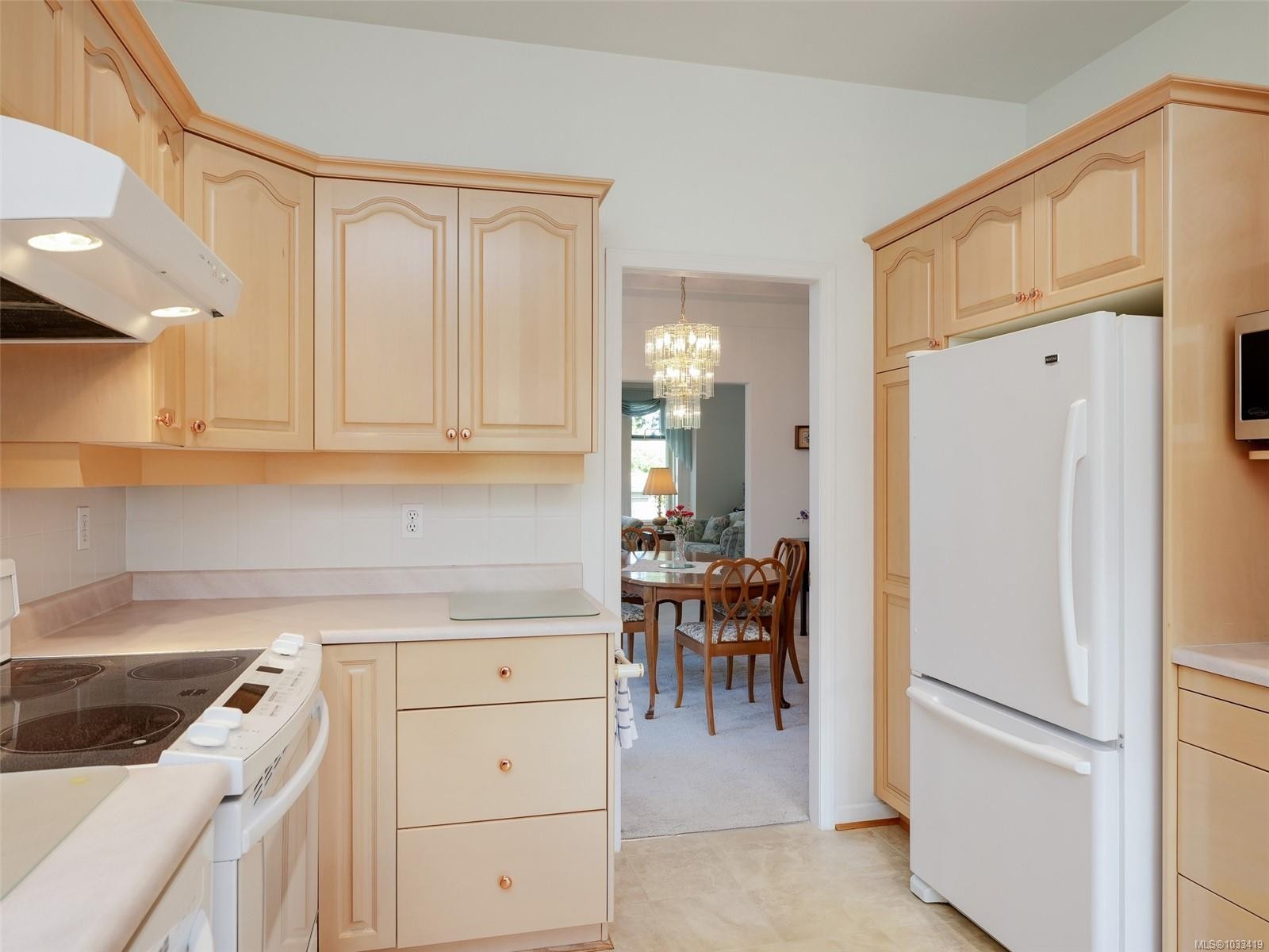 1537 Eric Rd, Saanich, BC