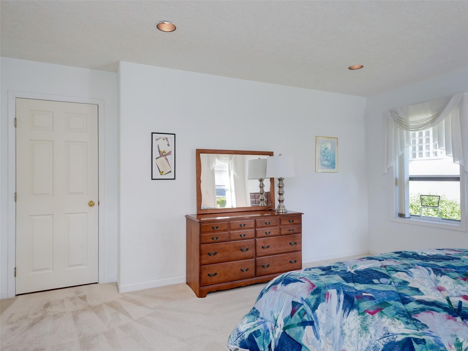 1537 Eric Rd, Saanich, BC