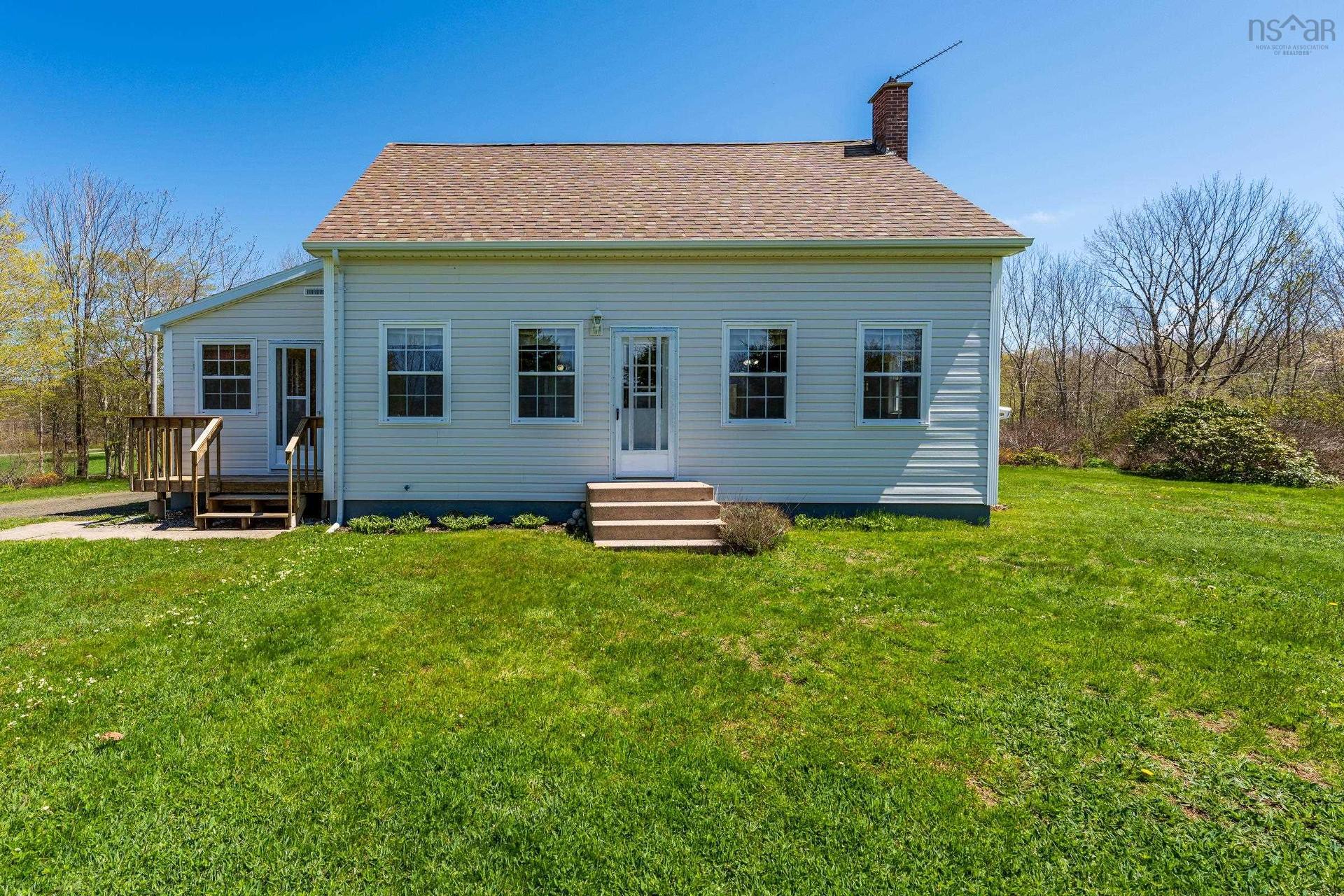 2096 North Range Crossroad, South Range, NS