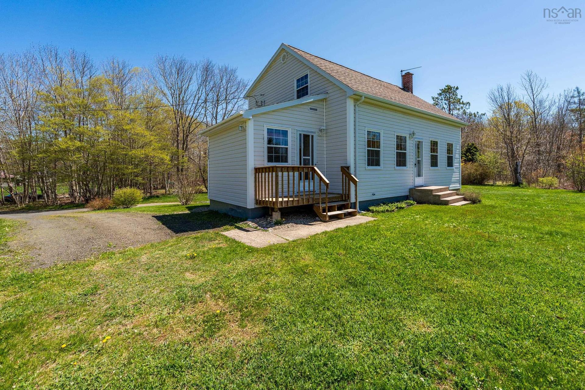 2096 North Range Crossroad, South Range, NS