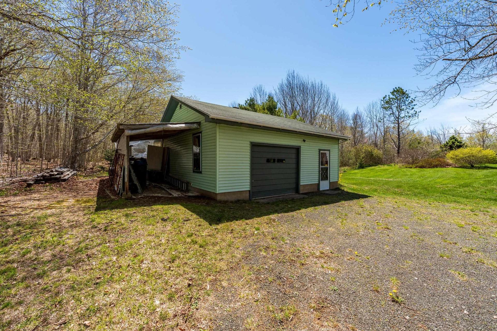 2096 North Range Crossroad, South Range, NS