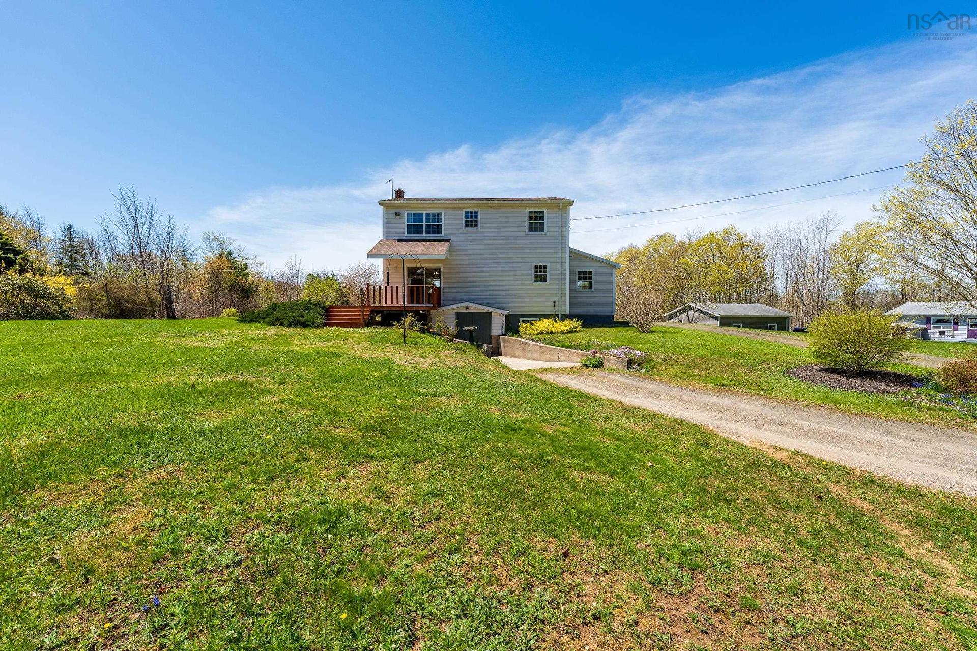 2096 North Range Crossroad, South Range, NS
