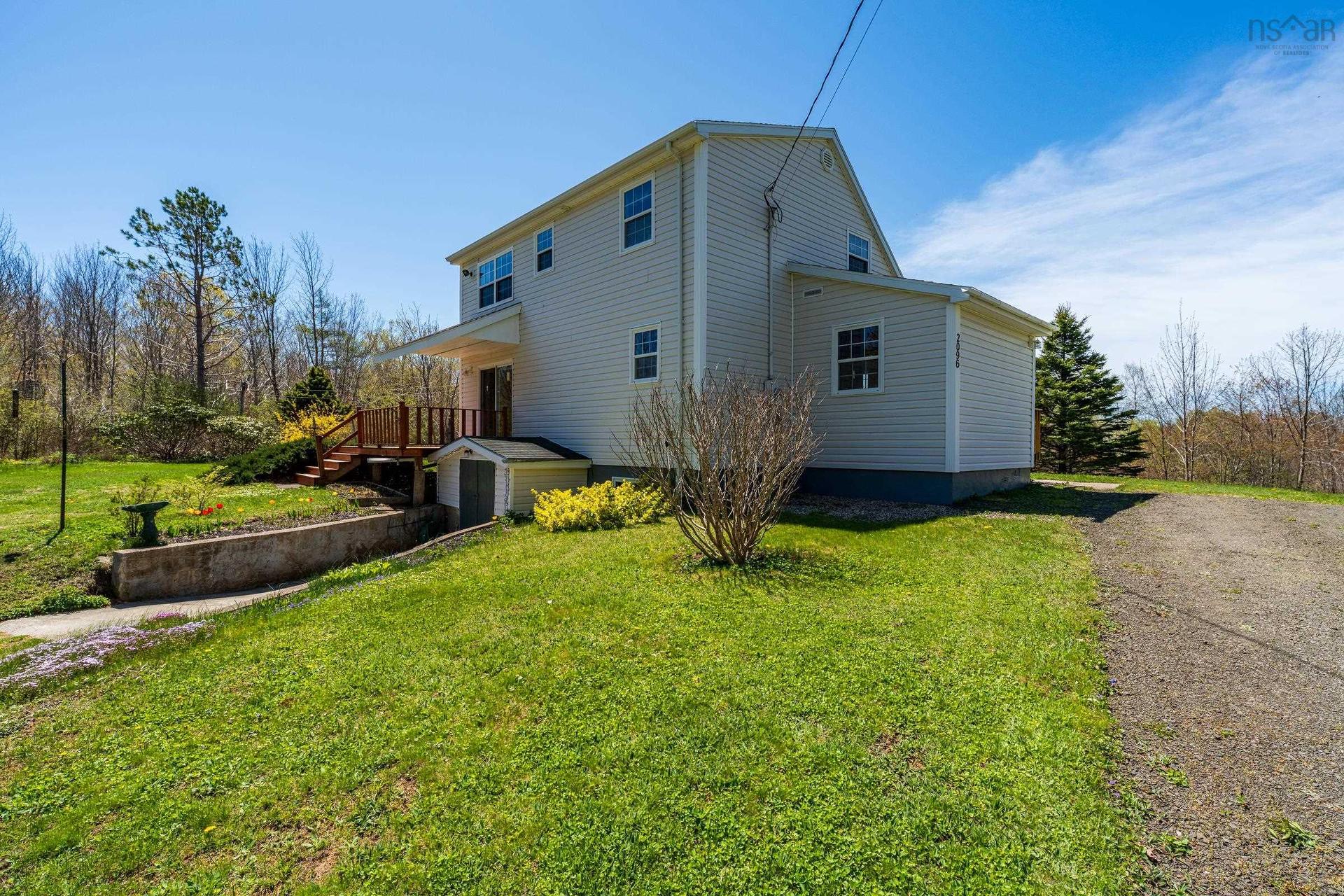 2096 North Range Crossroad, South Range, NS