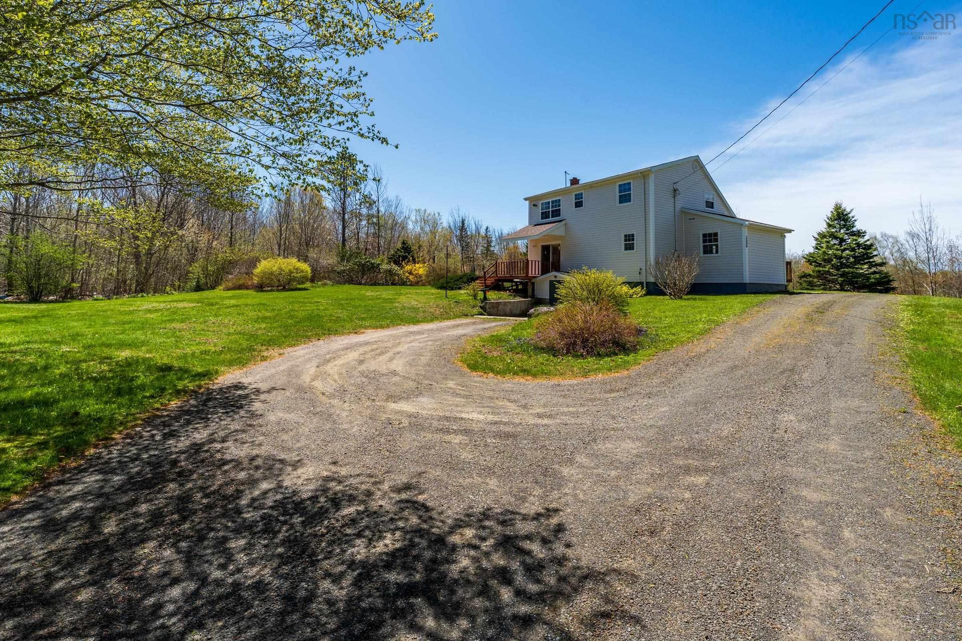 2096 North Range Crossroad, South Range, NS