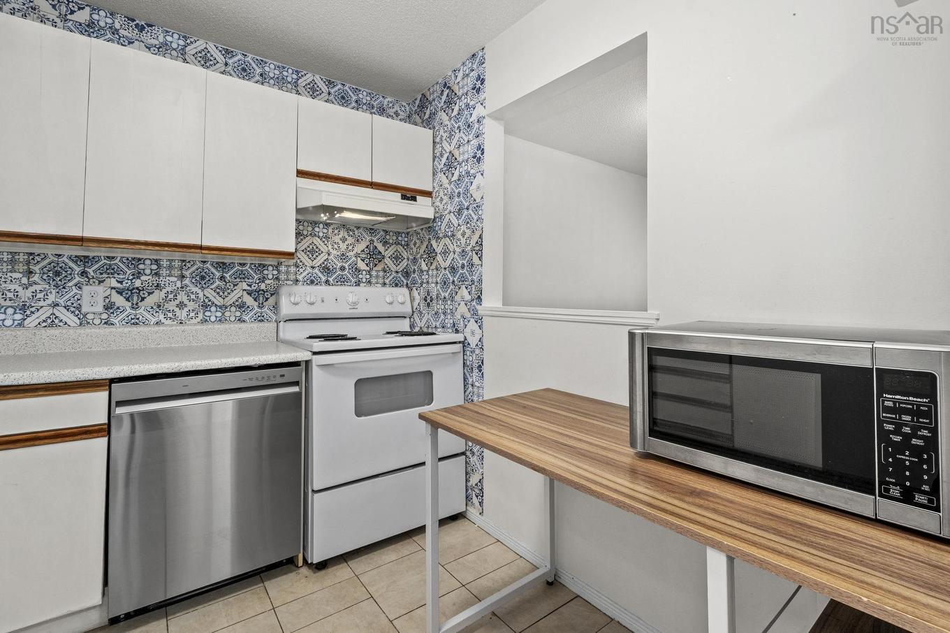 210 3600 John Par Drive, Halifax, NS