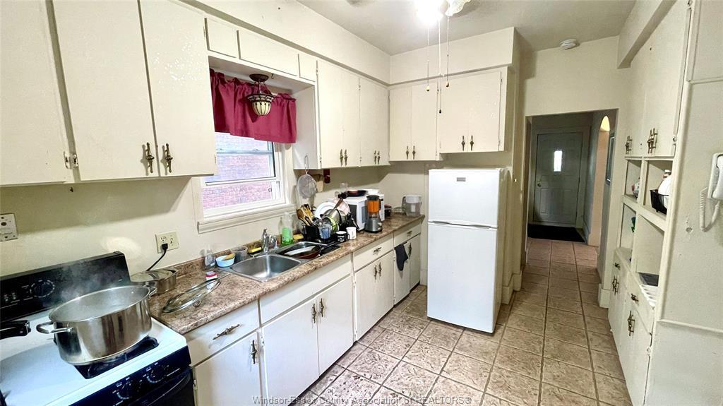 741 Partington, Windsor, ON