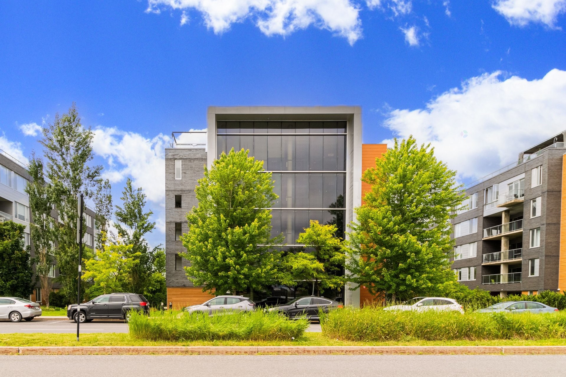 Façade - 405-9825 Boul. Leduc, Brossard, QC - Outdoor