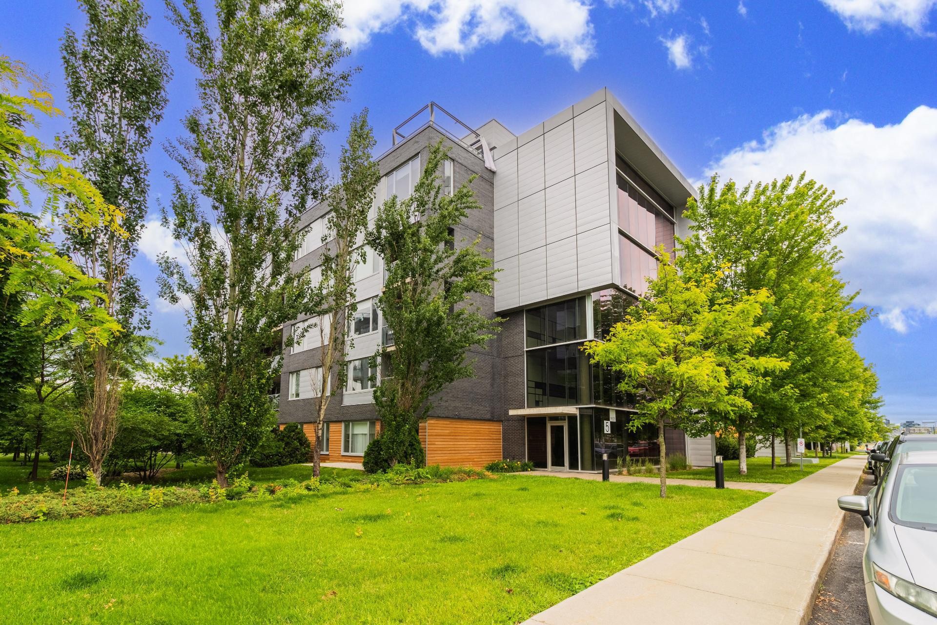 Façade - 405-9825 Boul. Leduc, Brossard, QC - Outdoor