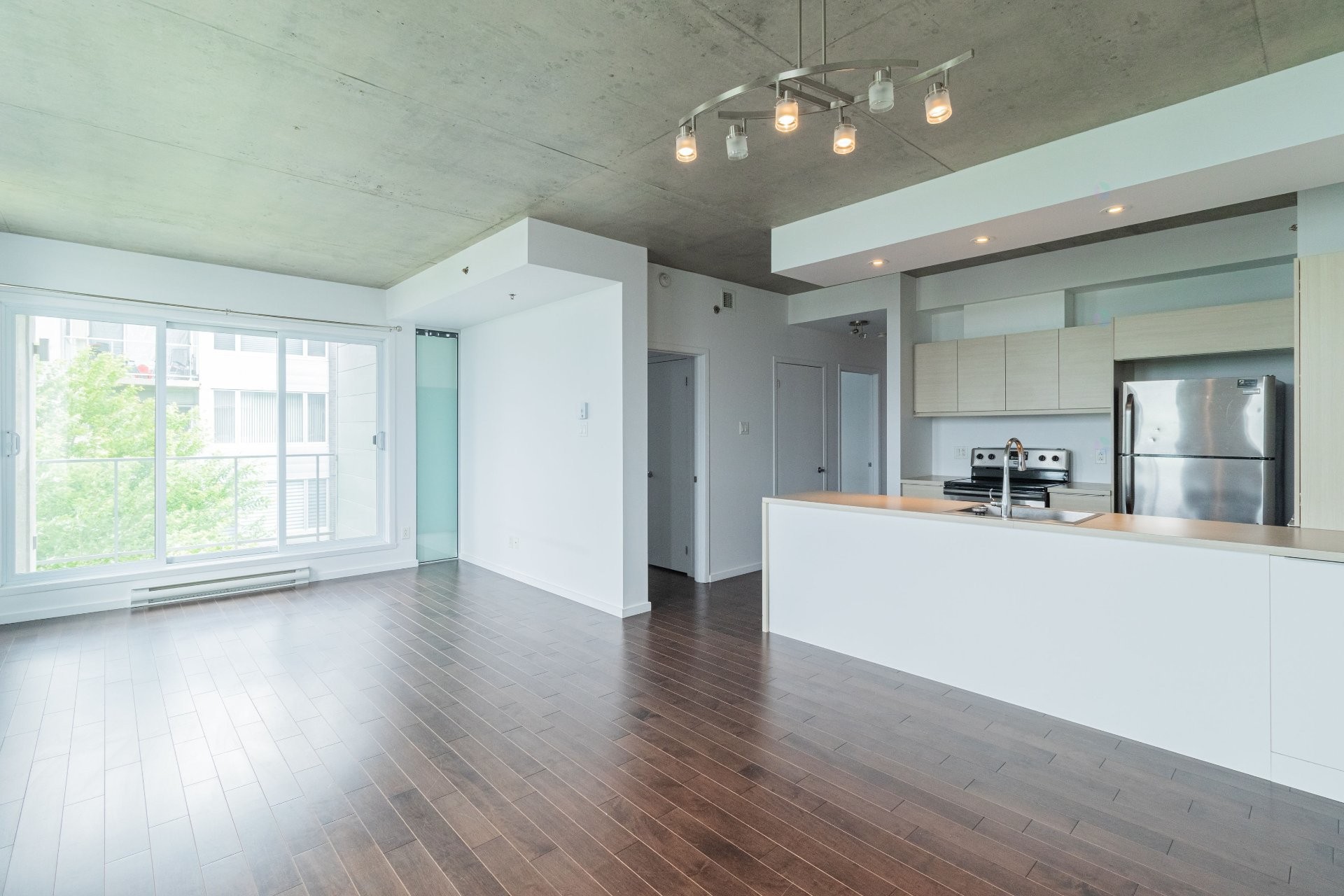 Salon - 405-9825 Boul. Leduc, Brossard, QC - Indoor Photo Showing Other Room