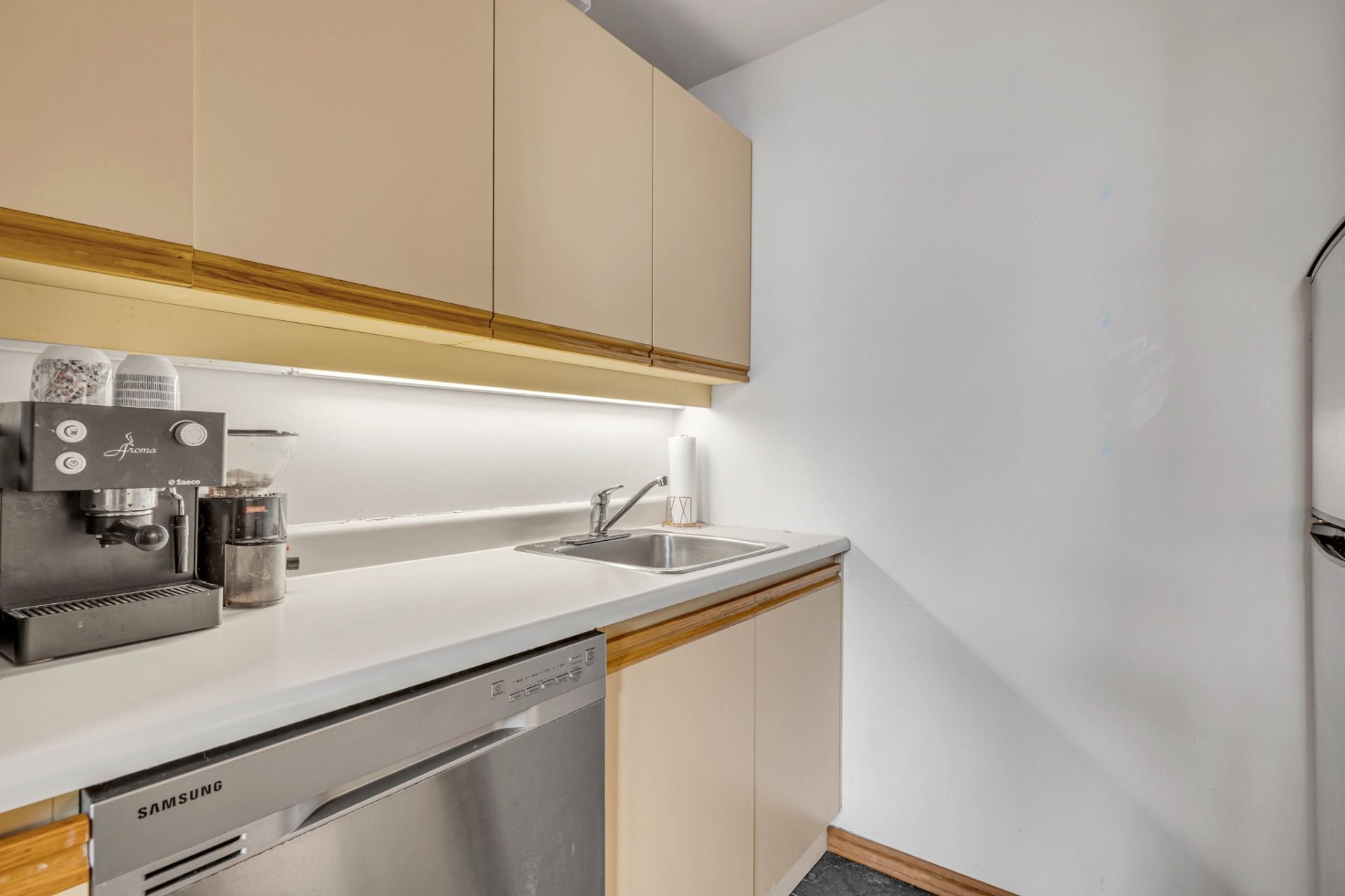 Kitchen - 217-550 Grande Allée E., Québec (La Cité-Limoilou), QC - Indoor Photo Showing Kitchen