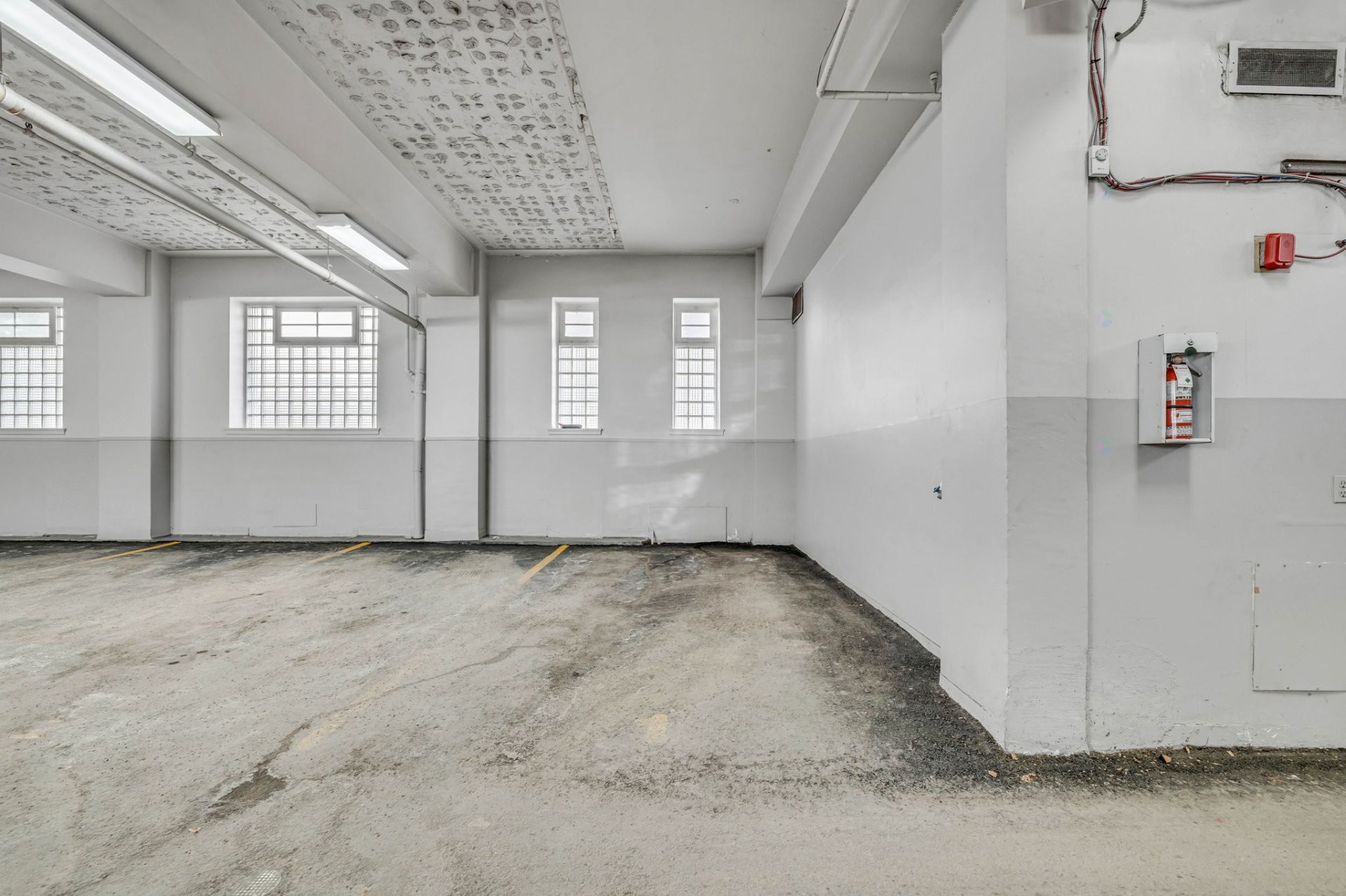 Parking - 217-550 Grande Allée E., Québec (La Cité-Limoilou), QC - Indoor