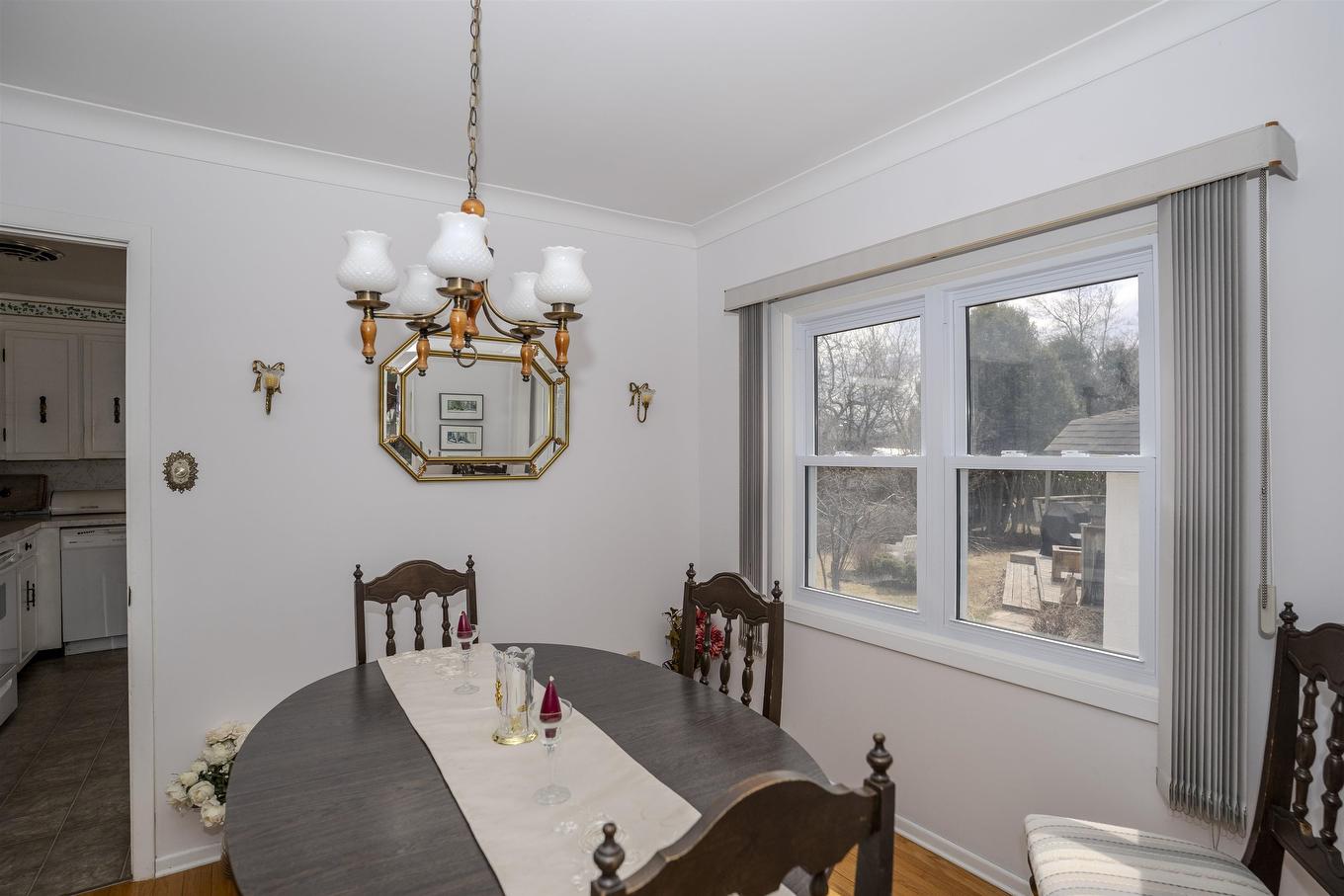 237 Windemere Avenue S, Thunder Bay, ON - Indoor Photo Showing Dining Room