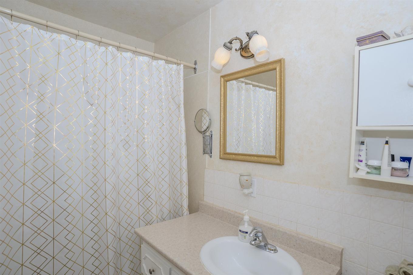 237 Windemere Avenue S, Thunder Bay, ON - Indoor Photo Showing Bathroom