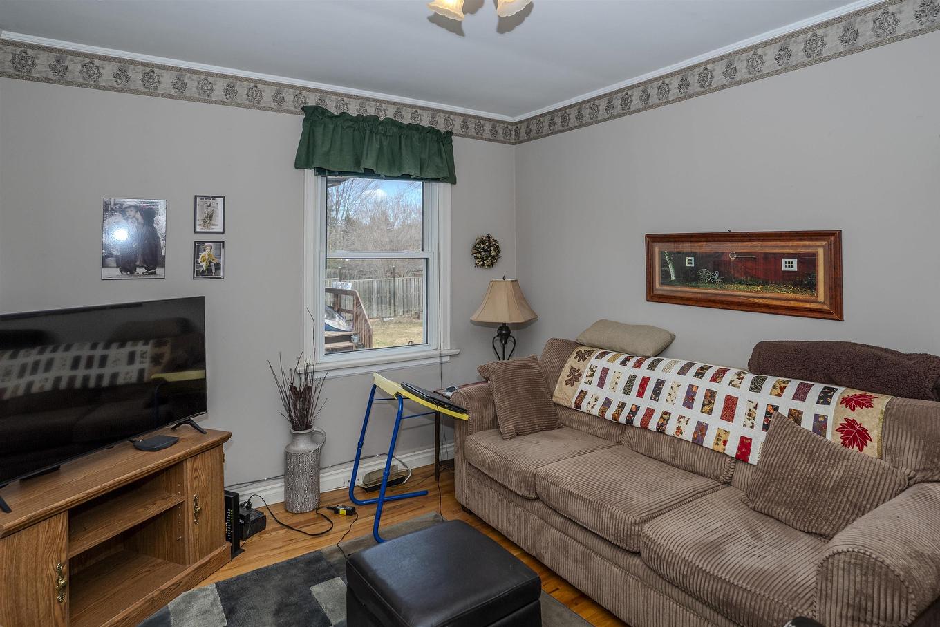 237 Windemere Avenue S, Thunder Bay, ON - Indoor Photo Showing Other Room
