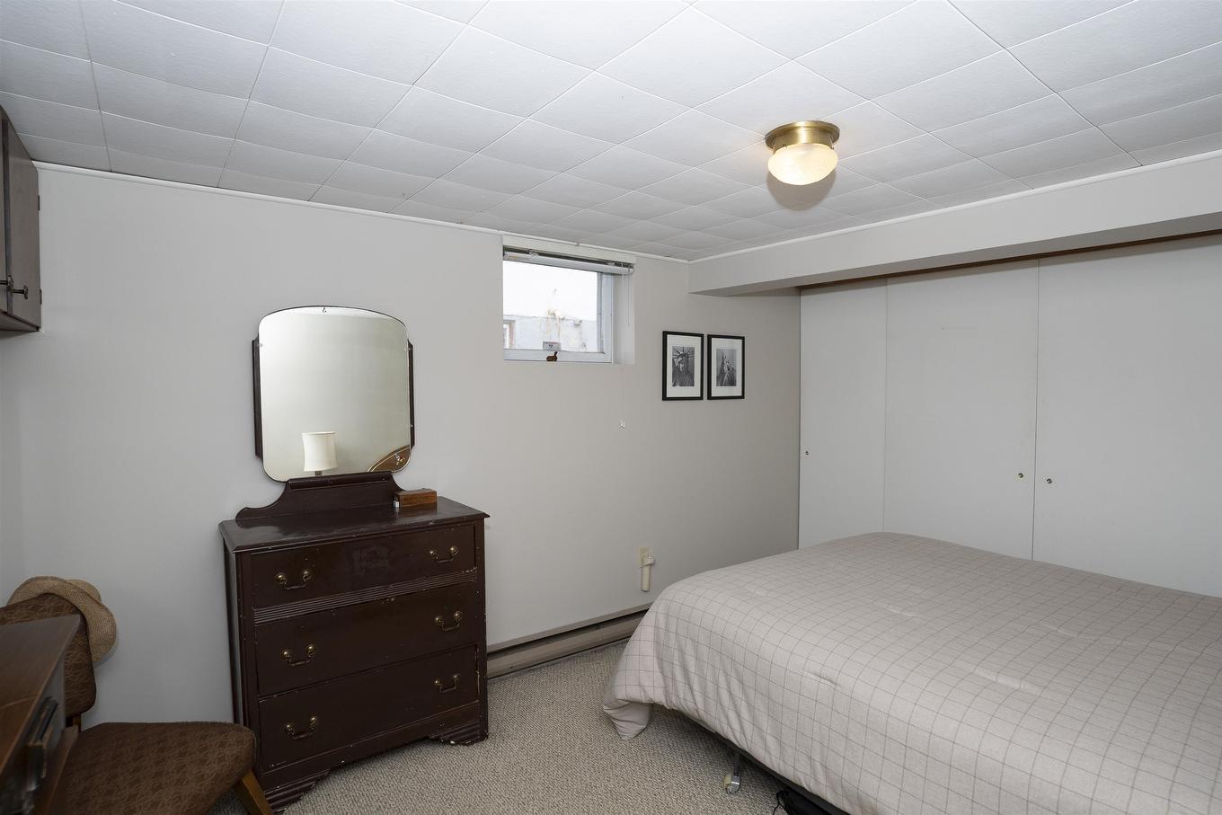 237 Windemere Avenue S, Thunder Bay, ON - Indoor Photo Showing Bedroom