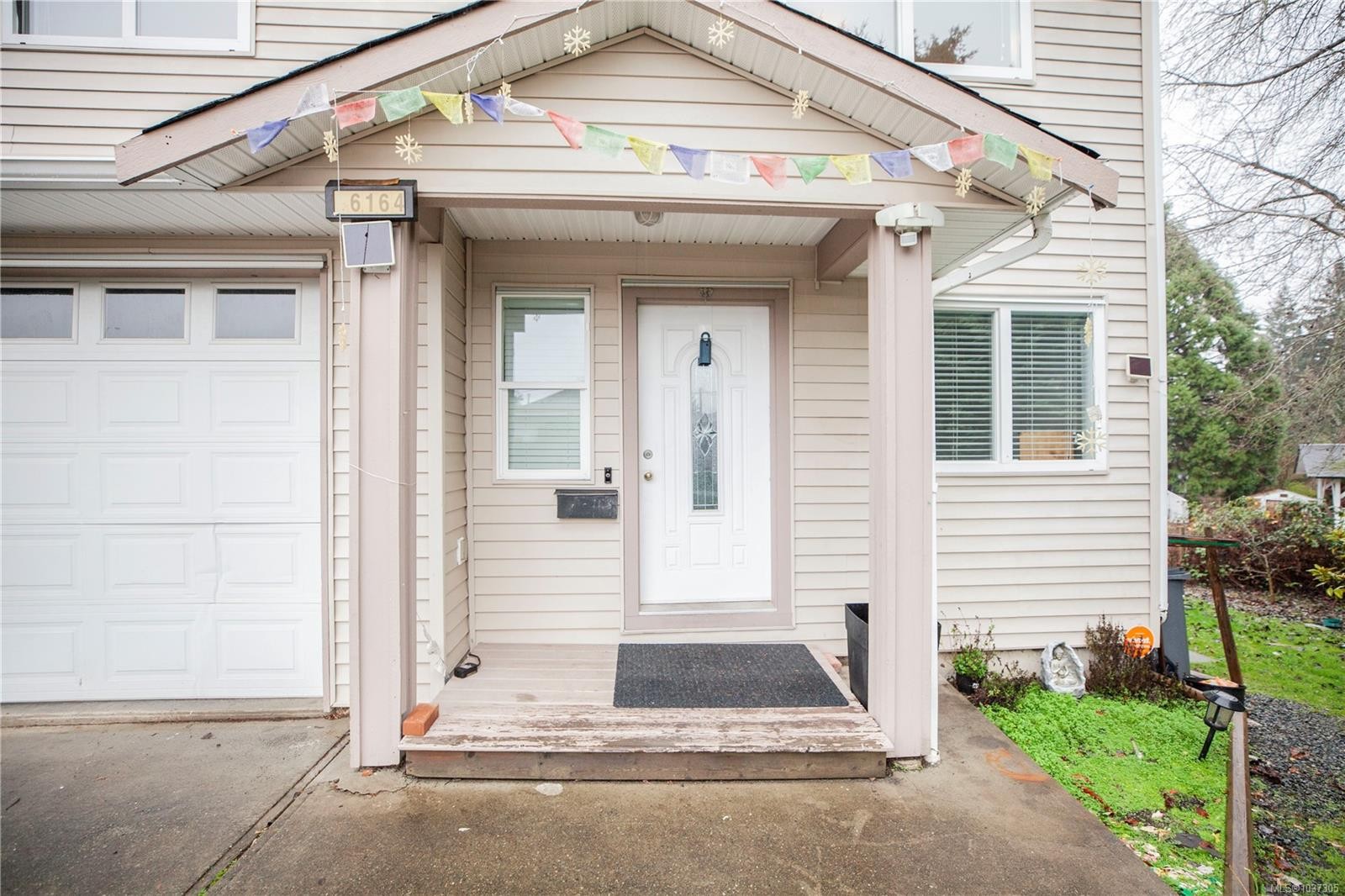 6164 Grieve Rd, Duncan, BC - Outdoor With Exterior