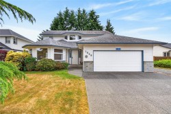 1353 Ocean View Ave Comox, BC V9M 3R2