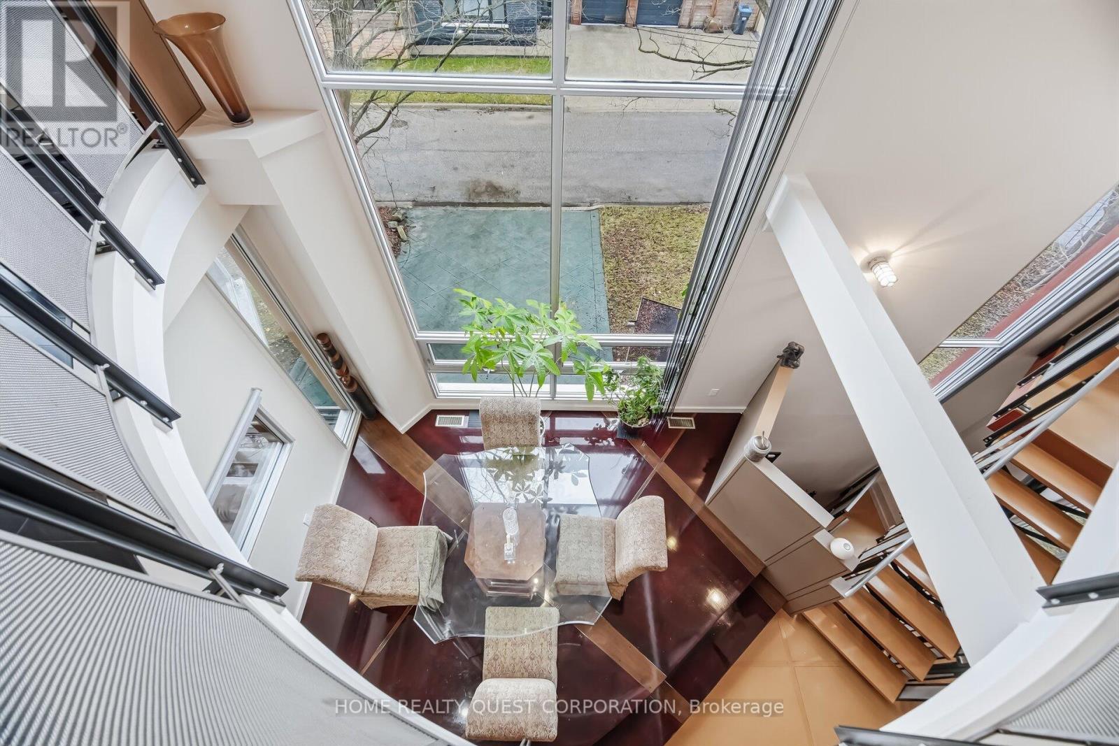 186 Wyndham Street, Mississauga, ON - Indoor