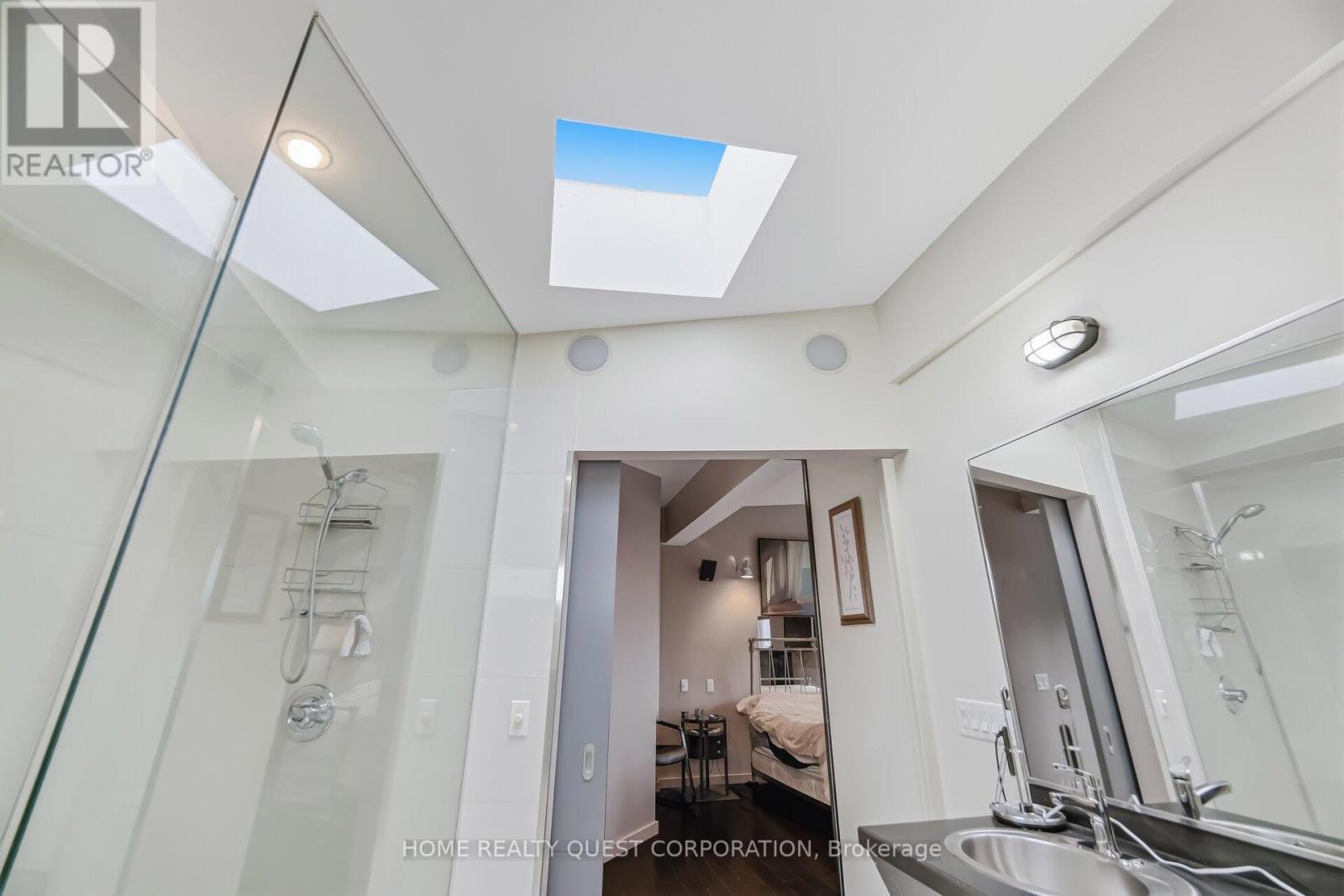 186 Wyndham Street, Mississauga, ON - Indoor Photo Showing Other Room