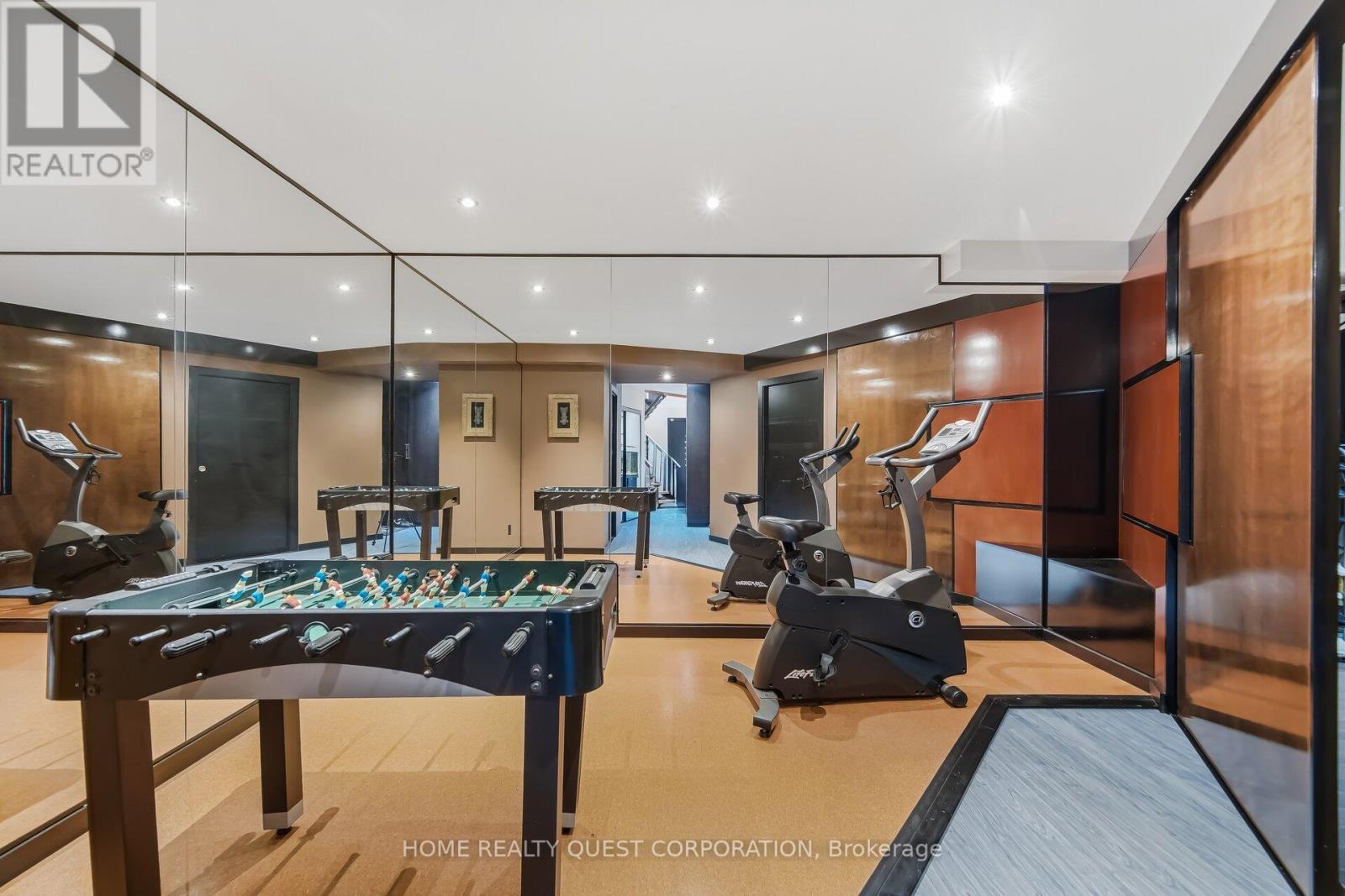 186 Wyndham Street, Mississauga, ON - Indoor