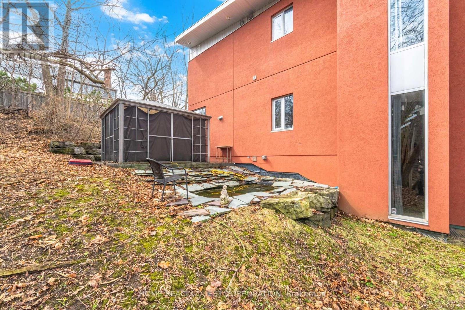 186 Wyndham Street, Mississauga, ON - Outdoor