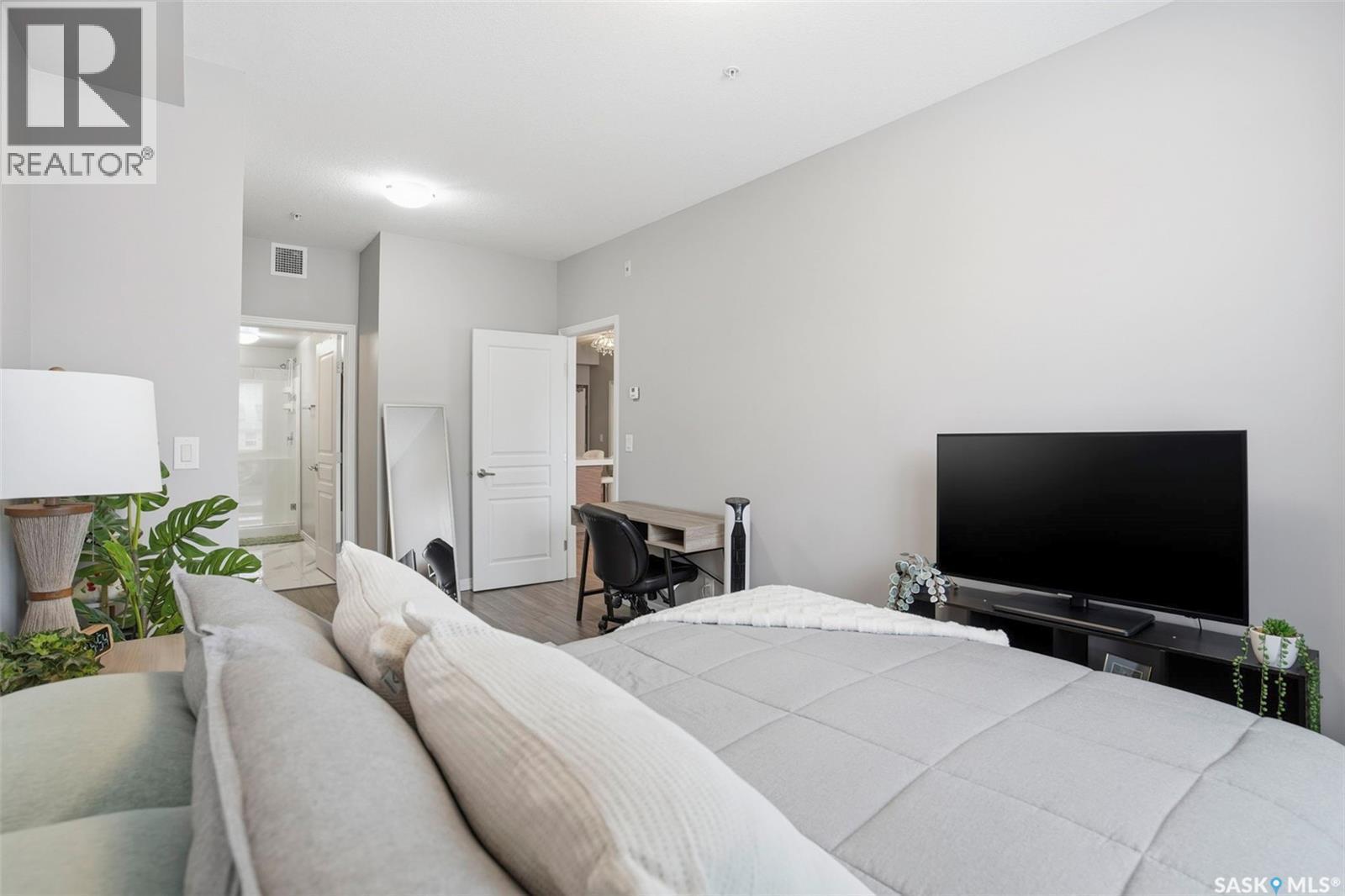 102 225 Maningas Bend, Saskatoon, SK - Indoor Photo Showing Bedroom