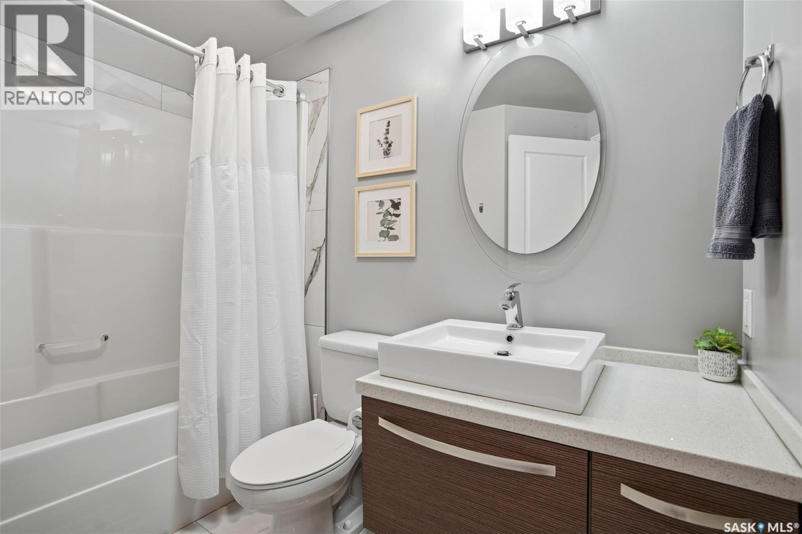 102 225 Maningas Bend, Saskatoon, SK - Indoor Photo Showing Bathroom