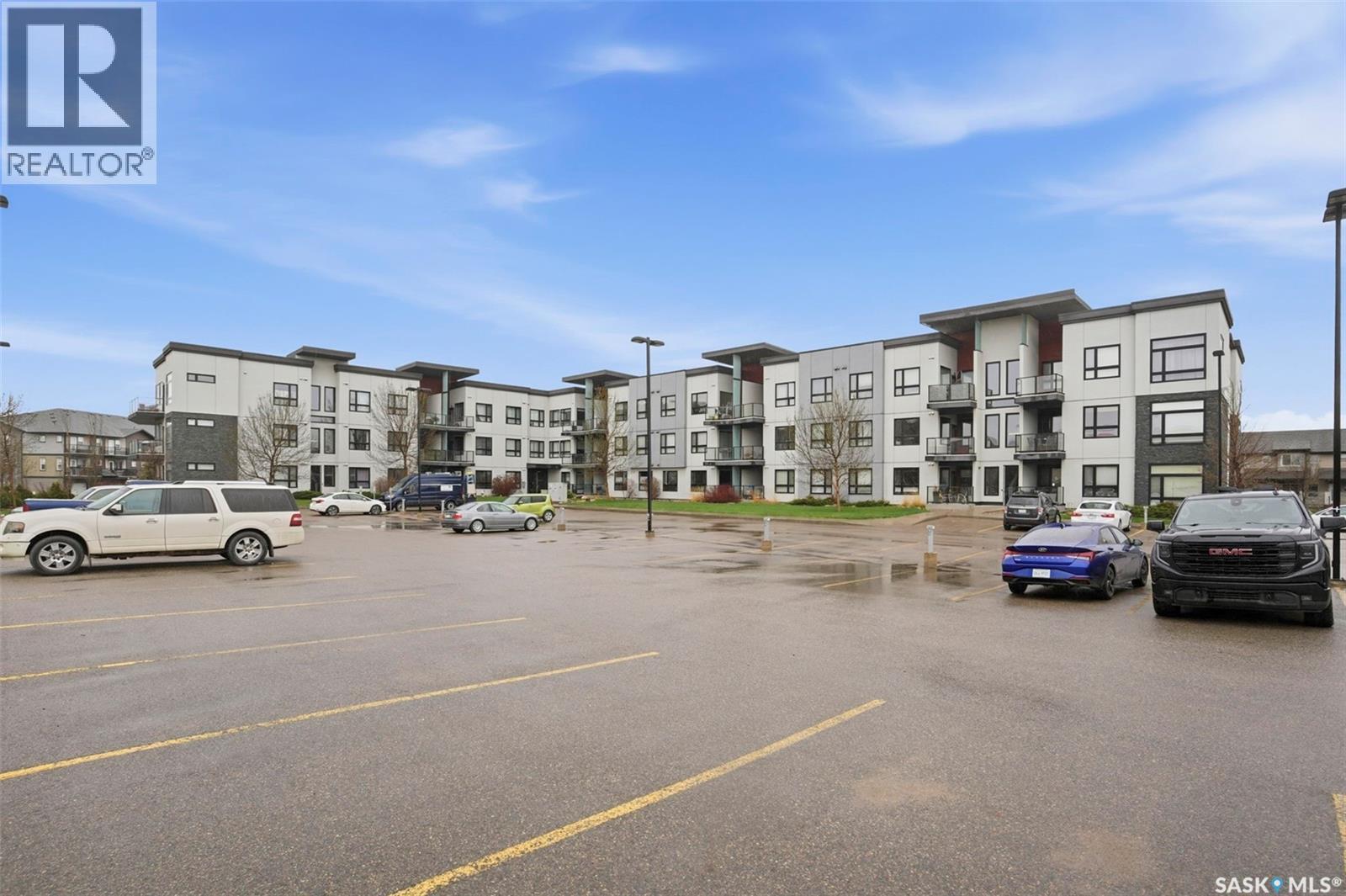102 225 Maningas Bend, Saskatoon, SK - Outdoor With Facade