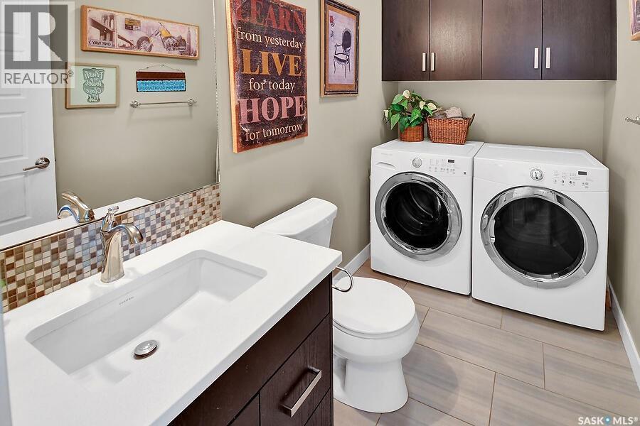 524 Maple Crescent, Warman, SK - Indoor Photo Showing Laundry Room