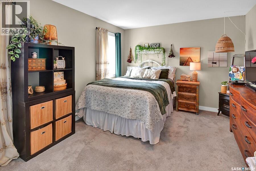 524 Maple Crescent, Warman, SK - Indoor Photo Showing Bedroom