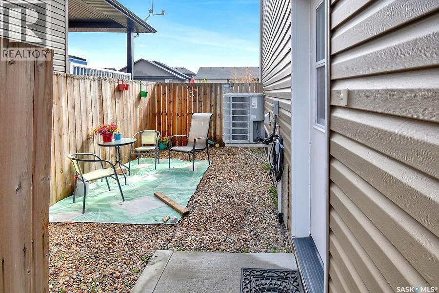524 Maple Crescent, Warman, SK - Outdoor With Exterior