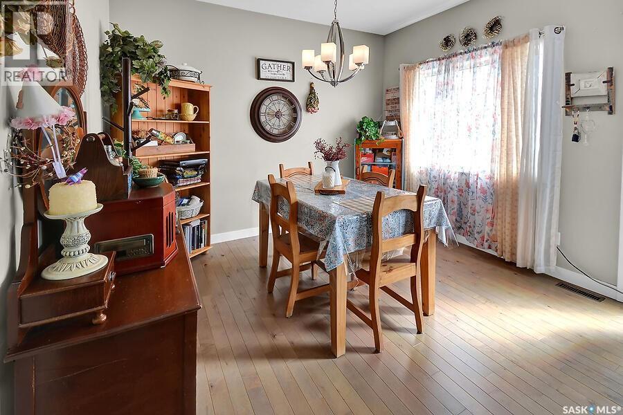 524 Maple Crescent, Warman, SK - Indoor Photo Showing Dining Room