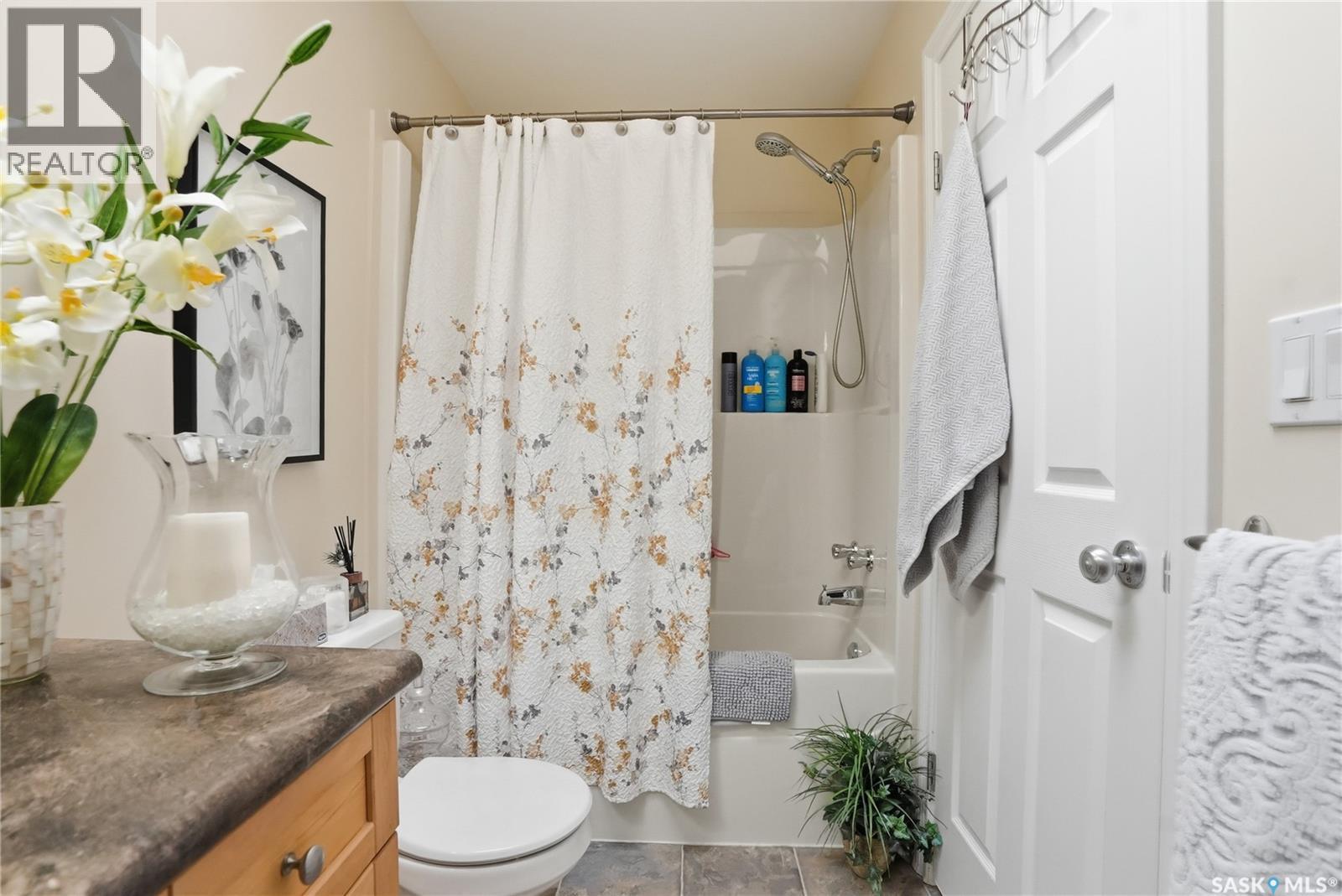 1 118 Pawlychenko Lane, Saskatoon, SK - Indoor Photo Showing Bathroom