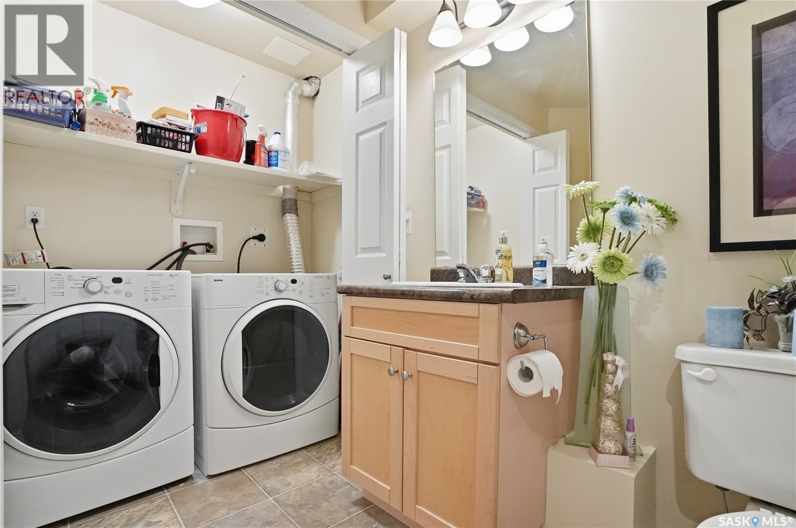 1 118 Pawlychenko Lane, Saskatoon, SK - Indoor Photo Showing Laundry Room