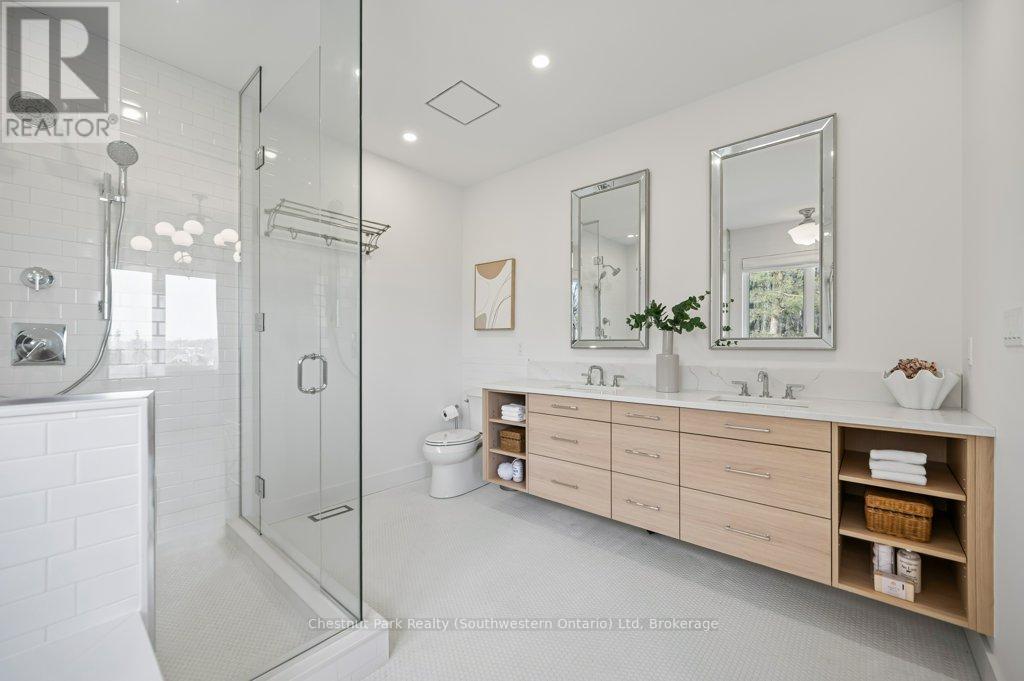 5-piece bath - 27 Vardon Drive, Guelph (Dovercliffe Park/Old University), ON - Indoor Photo Showing Bathroom