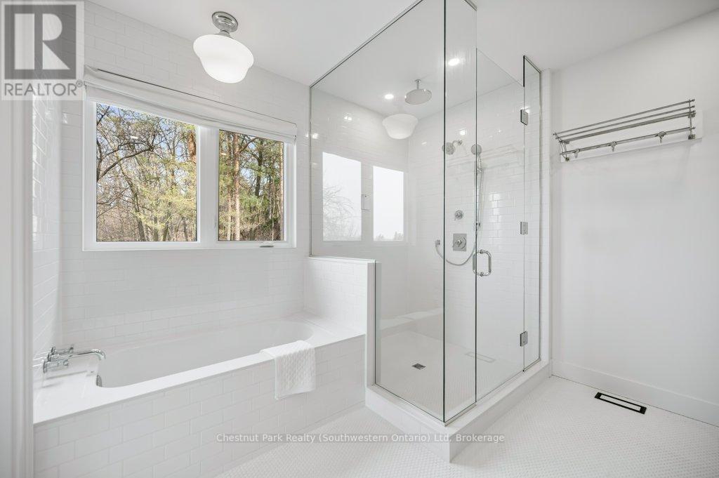 27 Vardon Drive, Guelph (Dovercliffe Park/Old University), ON - Indoor