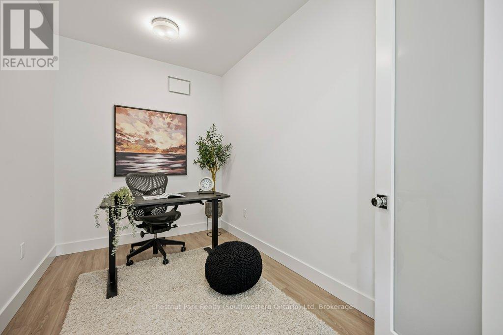 Upper office - 27 Vardon Drive, Guelph (Dovercliffe Park/Old University), ON - Indoor Photo Showing Office