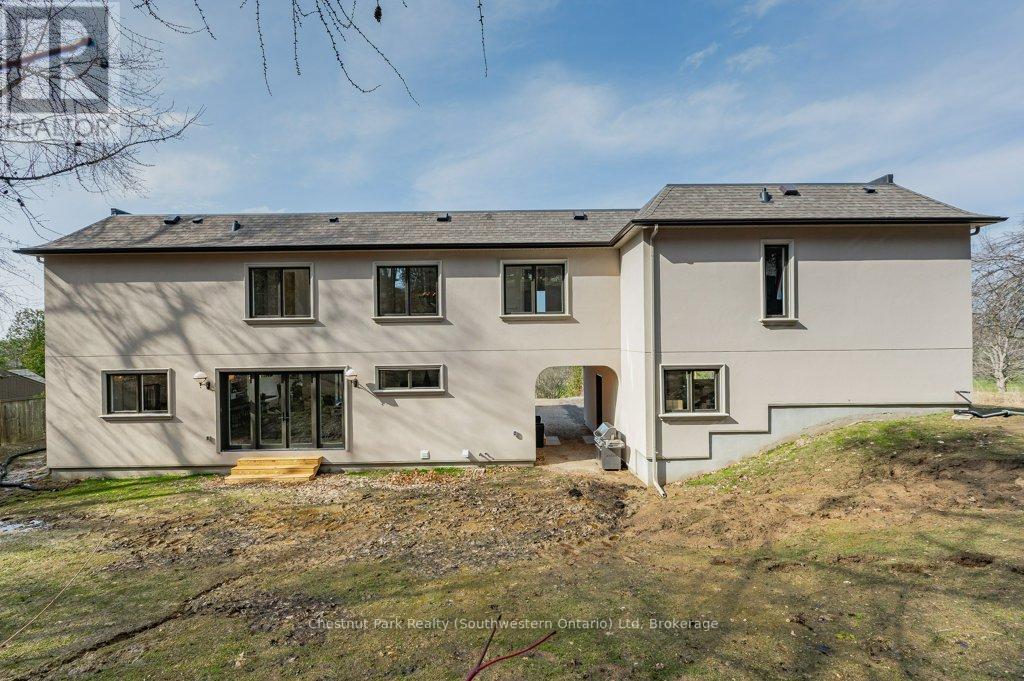 27 Vardon Drive, Guelph (Dovercliffe Park/Old University), ON - Outdoor