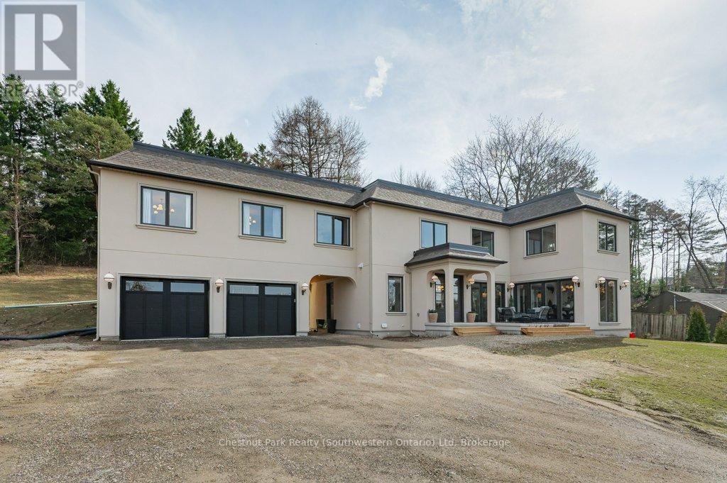 Detached 2-car garage with a rare lower-level room - 27 Vardon Drive, Guelph (Dovercliffe Park/Old University), ON - Outdoor