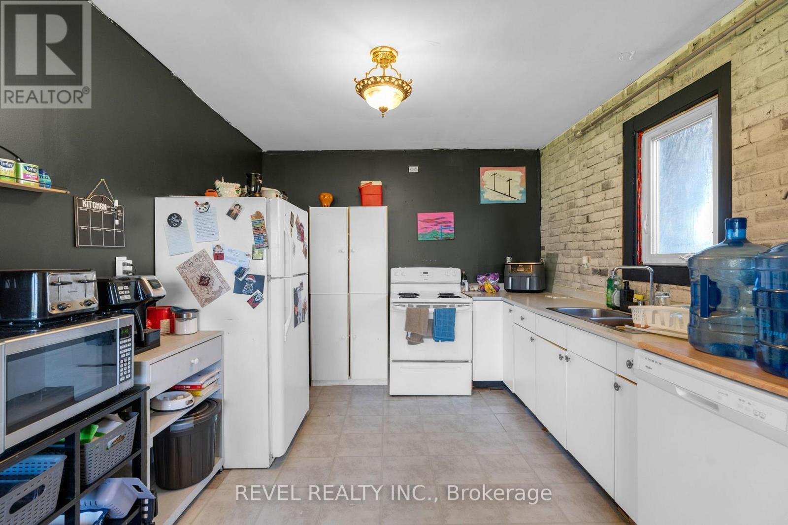 2940 Old Second Road S, Springwater, ON - Indoor Photo Showing Kitchen With Double Sink