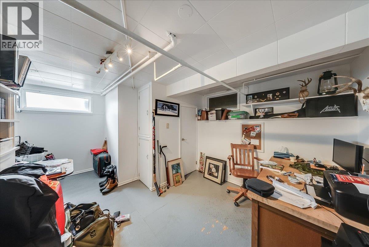 490 Austad Lane, Trail, BC - Indoor
