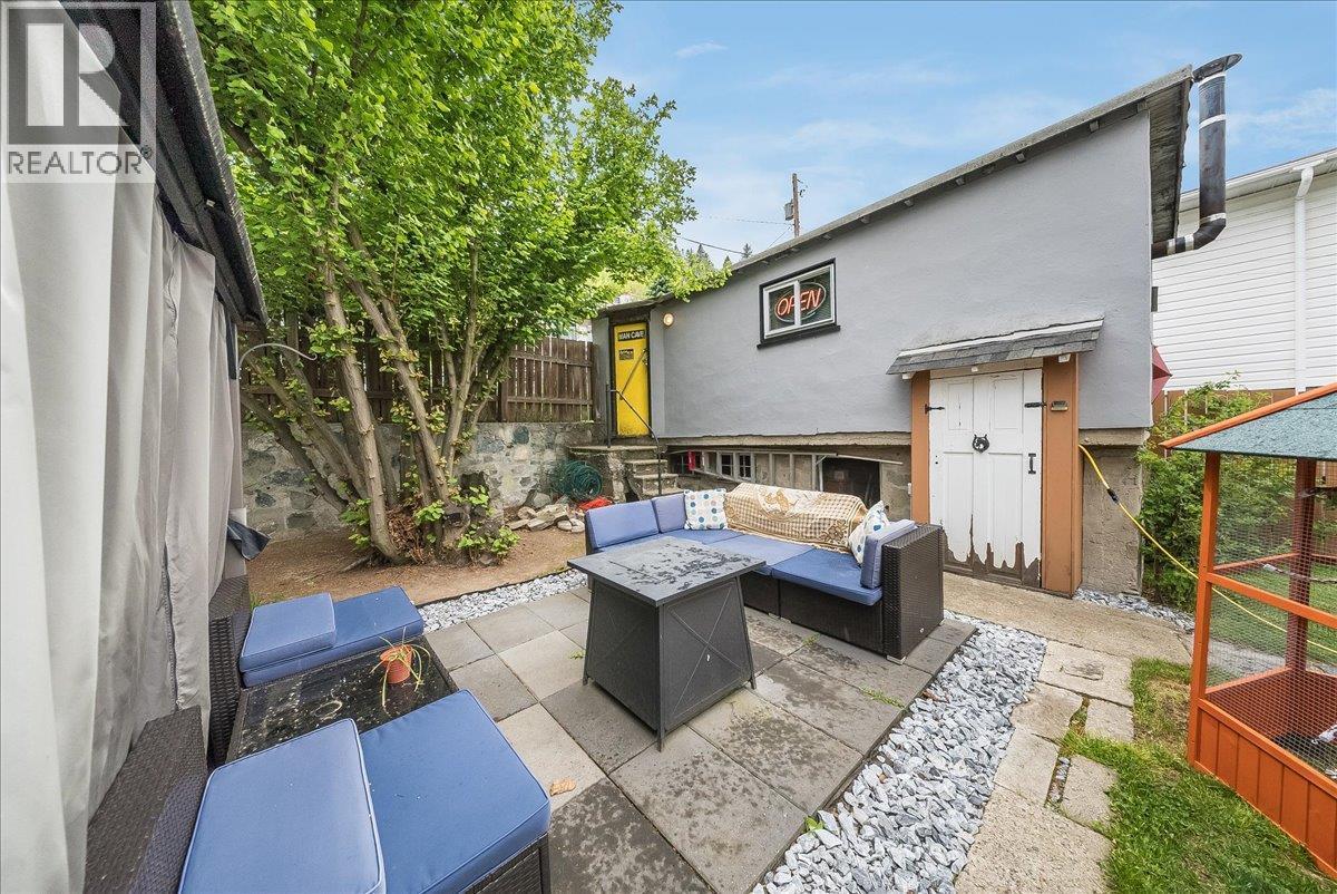490 Austad Lane, Trail, BC - Outdoor With Exterior