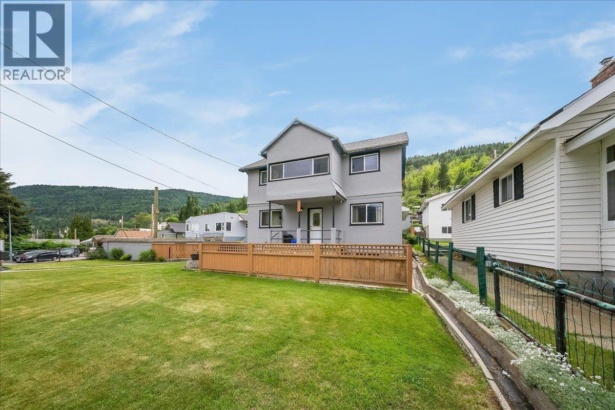 490 Austad Lane, Trail, BC - Outdoor