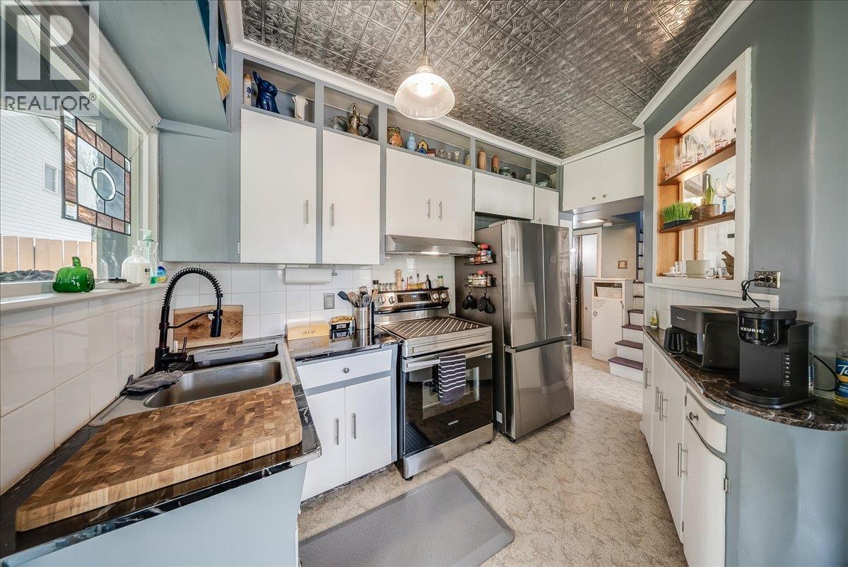 490 Austad Lane, Trail, BC - Indoor Photo Showing Kitchen