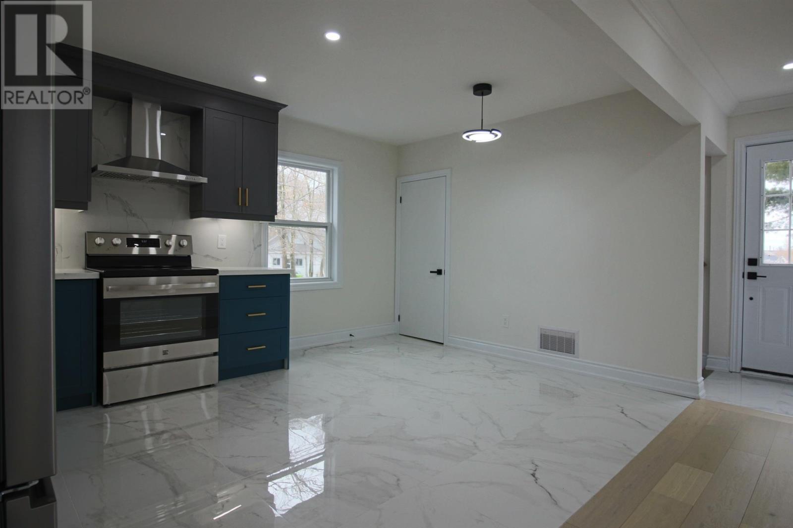 35 Walnut St, Sault Ste. Marie, ON - Indoor Photo Showing Kitchen