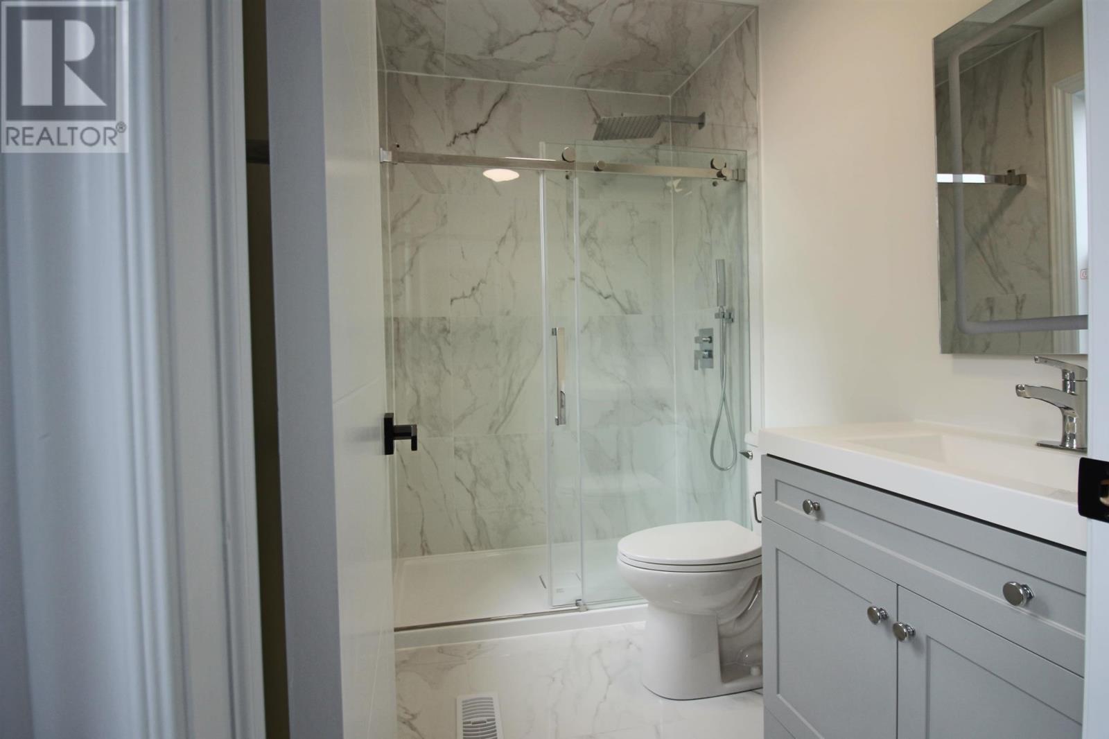 35 Walnut St, Sault Ste. Marie, ON - Indoor Photo Showing Bathroom